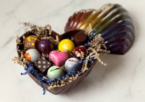 65% Dark Chocolate Heart Box with 12 bonbons inside (12 truffles inside)